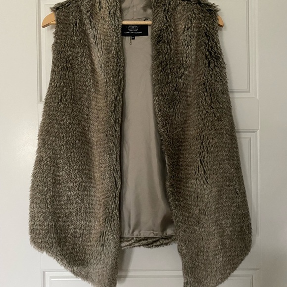 Tart Collection Faux Fur Vest - Picture 4 of 8